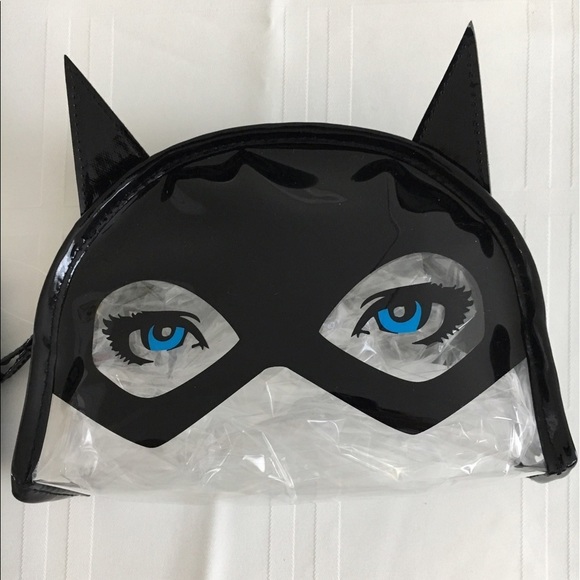 LONDON Soho's BATGIRL zippered makeup bag. - Picture 3 of 6